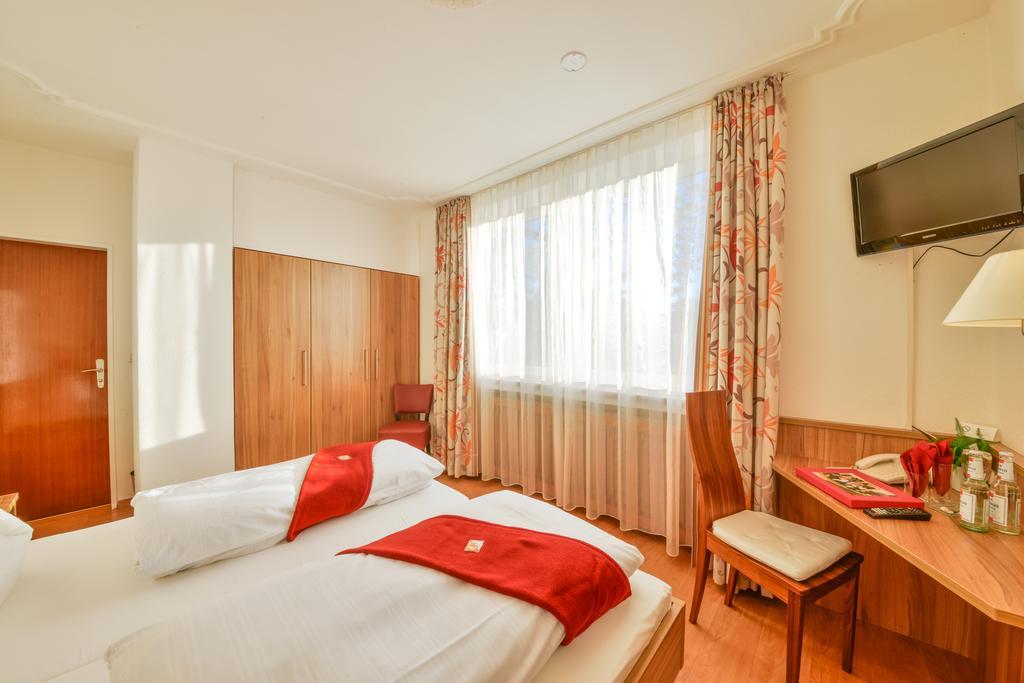 داخاو Hotel Drei Lowen الغرفة الصورة